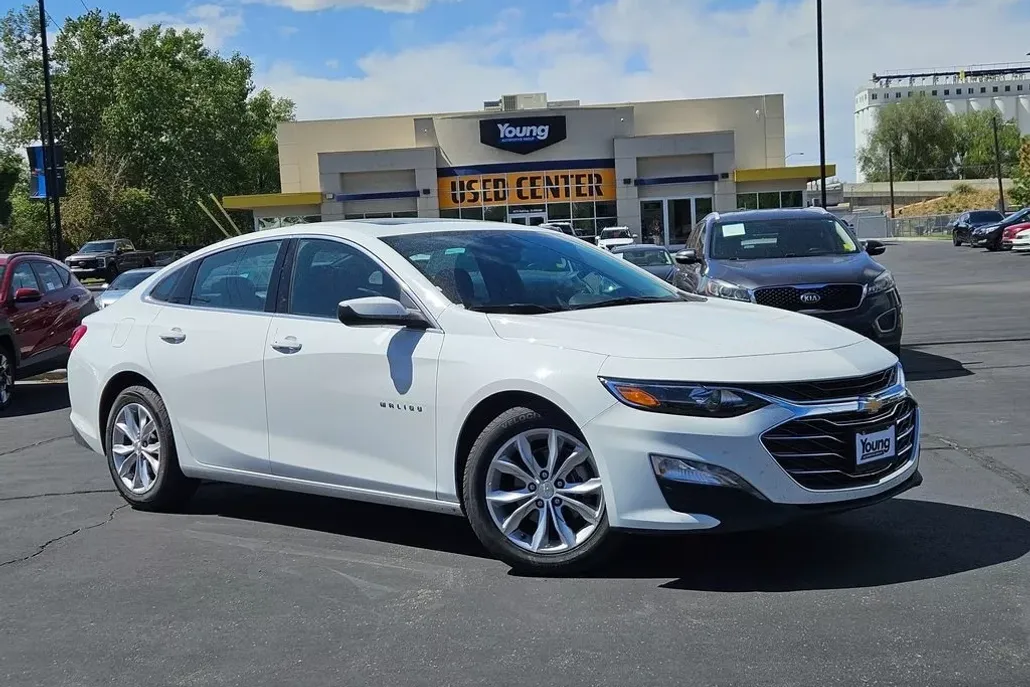 2024 Chevrolet Malibu 1LT photo 1