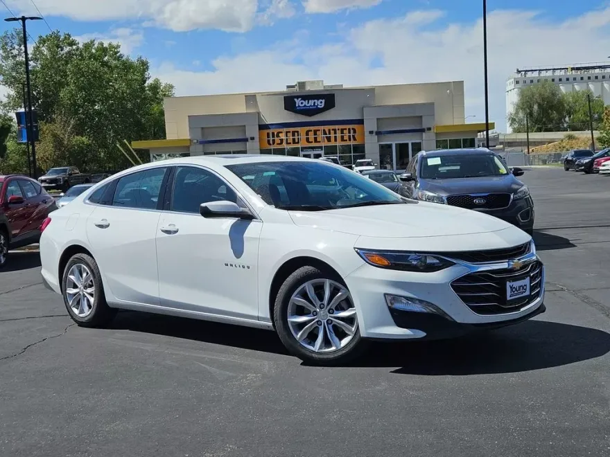 2024 Chevrolet Malibu 1LT photo 1