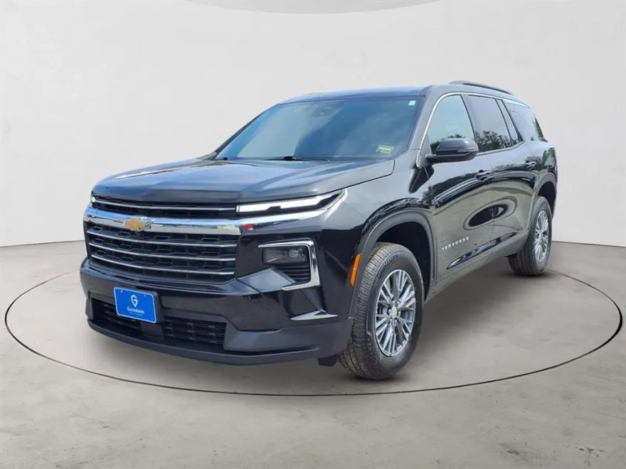 2025 Chevrolet Traverse photo 1