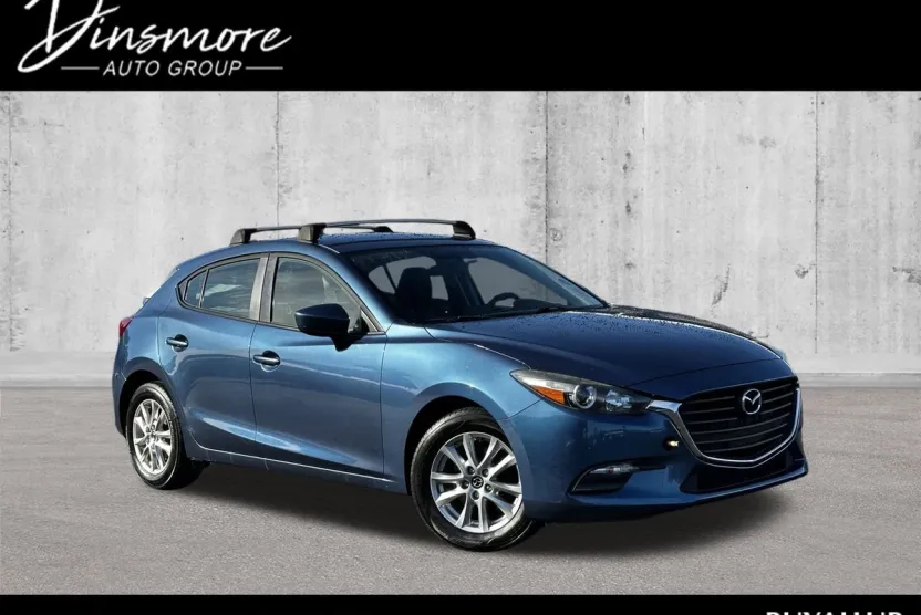 2017 Mazda Mazda3 Sport photo 1