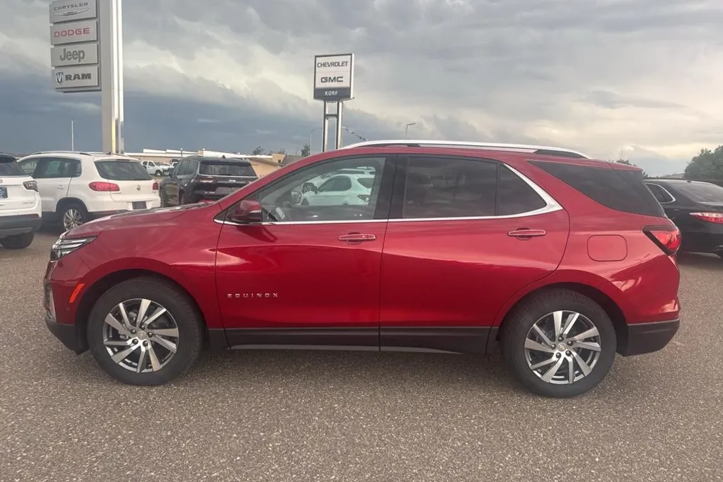 2023 Chevrolet Equinox Premier photo 1