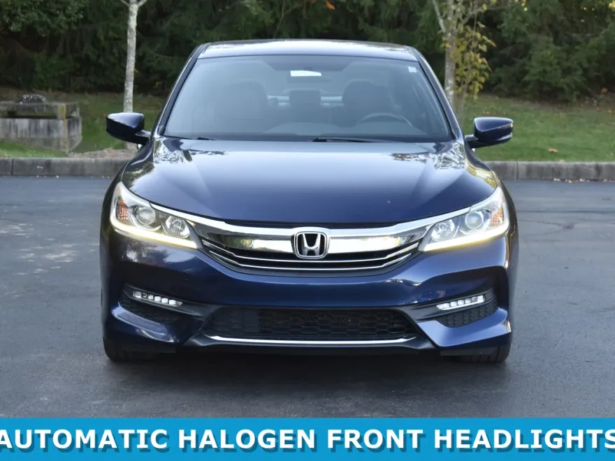 2017 Honda Accord Sport photo 1