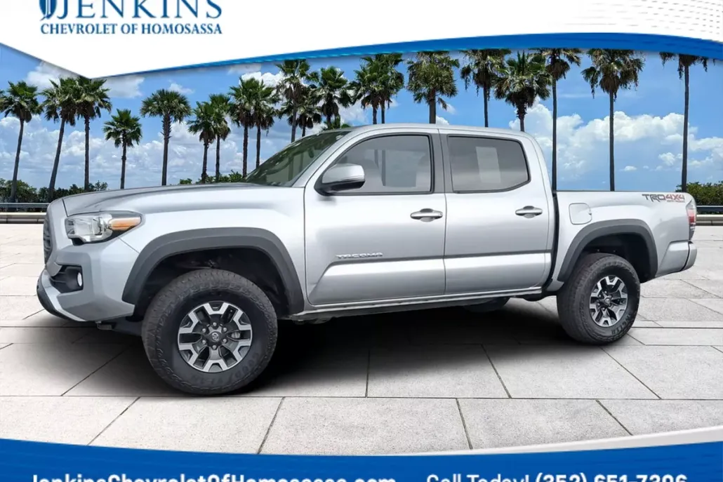 2023 Toyota Tacoma TRD Off-Road V6 4x4 photo 1