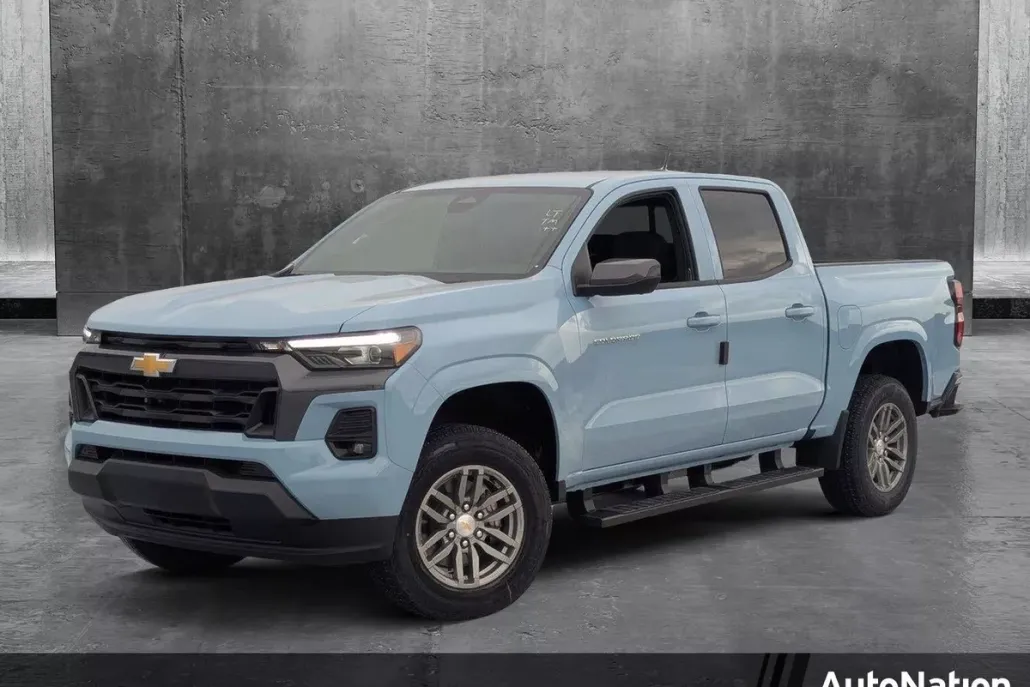 2025 Chevrolet Colorado Work Truck LT photo 1