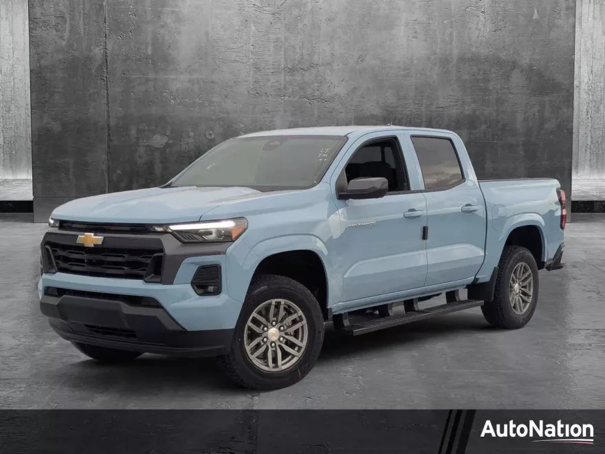 2025 Chevrolet Colorado Work Truck LT photo 1