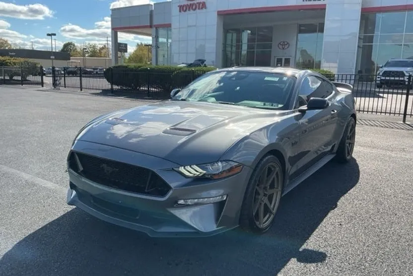 2021 Ford Mustang GT photo 1