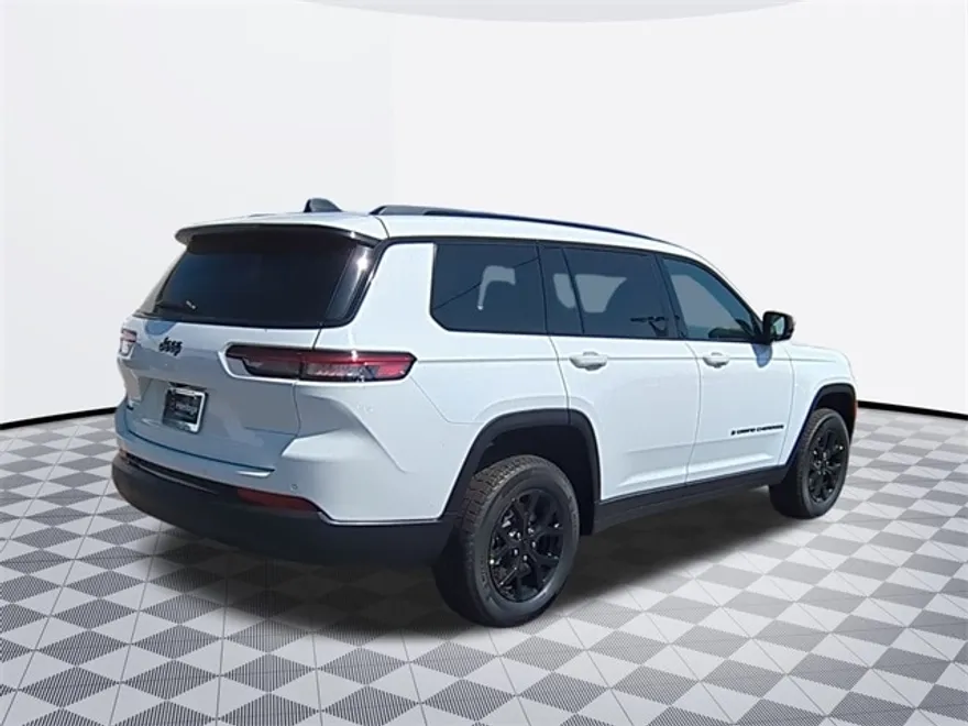 2025 Jeep Grand Cherokee Laredo Sport photo 1
