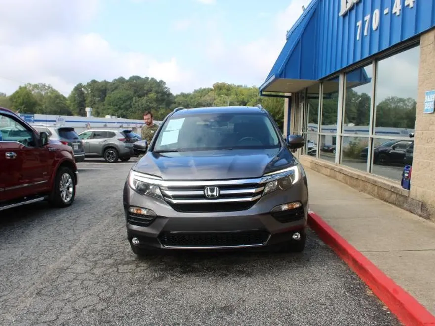 2018 Honda Pilot Touring photo 1