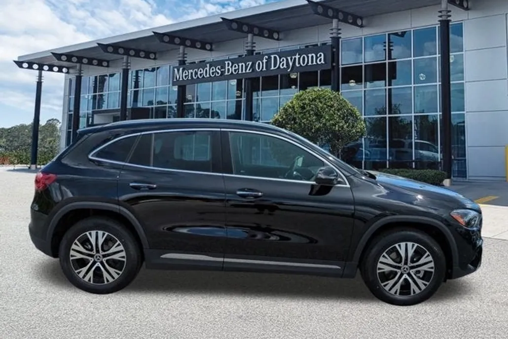 2026 Mercedes Benz GLA 250 photo 1