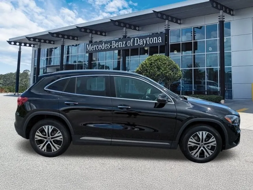 2026 Mercedes Benz GLA 250 photo 1