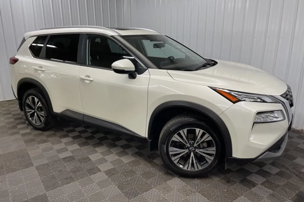 2022 Nissan Rogue SV photo 1