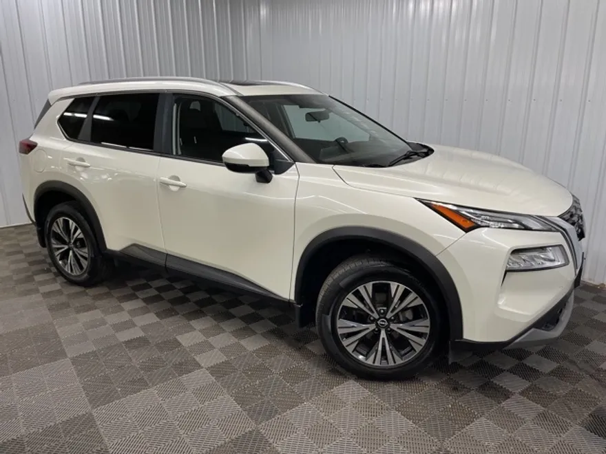 2022 Nissan Rogue SV photo 1