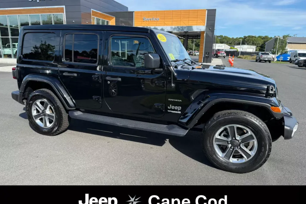 2021 Jeep Wrangler Unlimited Sahara photo 1