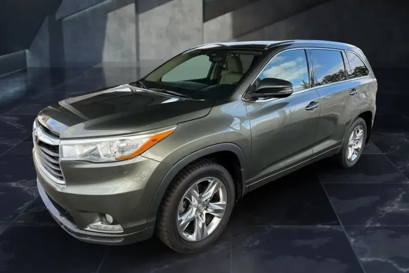 2016 Toyota Highlander Base Hybrid photo 1