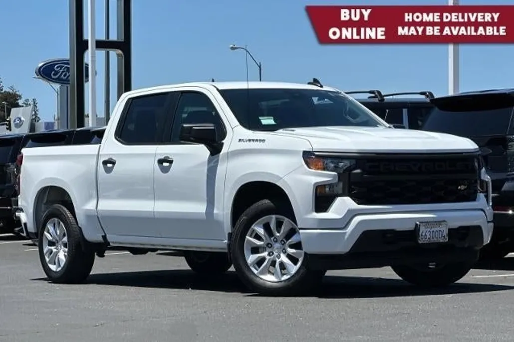 2025 Chevrolet Silverado 1500 Custom photo 1
