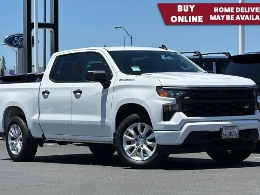 2025 Chevrolet Silverado 1500 Custom photo 1