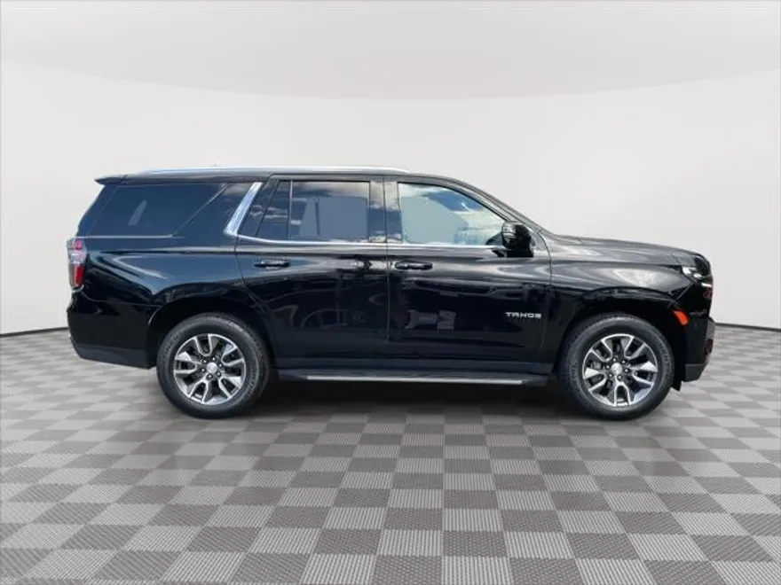 2023 Chevrolet Tahoe LT photo 1