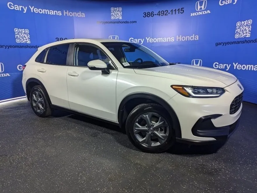 2026 Honda HR-V LX photo 1