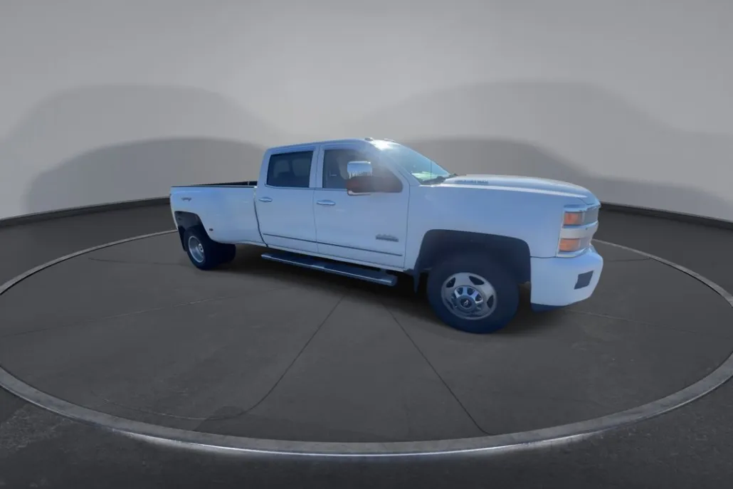 2015 Chevrolet Silverado 3500HD High Country photo 1