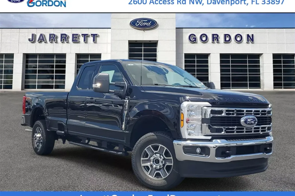 2025 Ford F-350 XLT photo 1