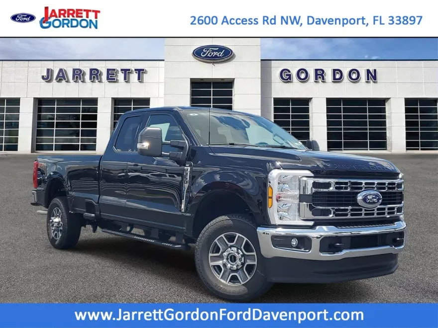 2025 Ford F-350 XLT photo 1
