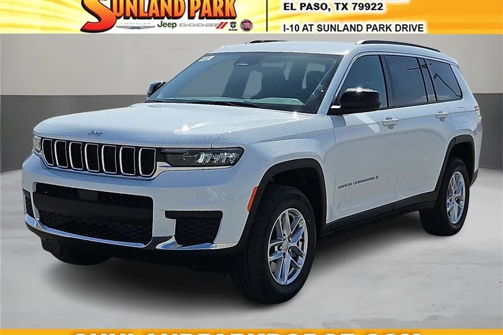 2025 Jeep Grand Cherokee Laredo photo 1