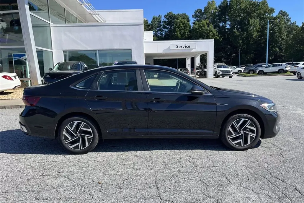 2024 Volkswagen Jetta SEL photo 1
