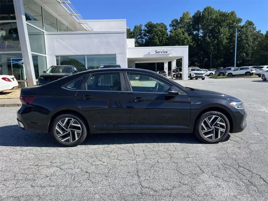 2024 Volkswagen Jetta SEL photo 1