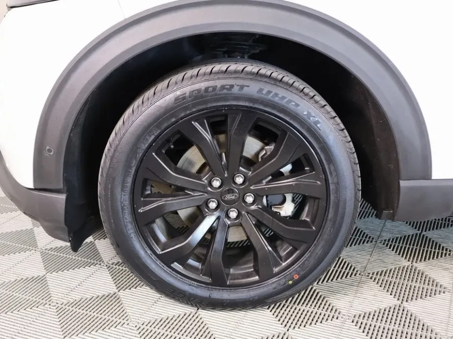 2020 Ford Explorer ST photo 1
