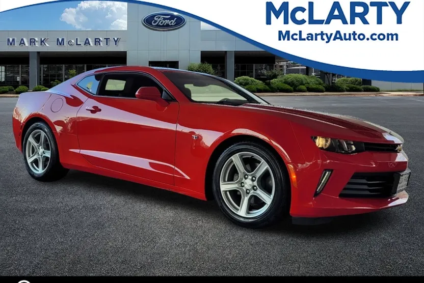 2016 Chevrolet Camaro 1LT photo 1