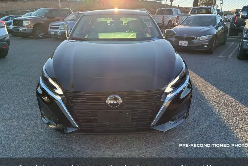 2024 Nissan Altima 2.5 SL photo 1