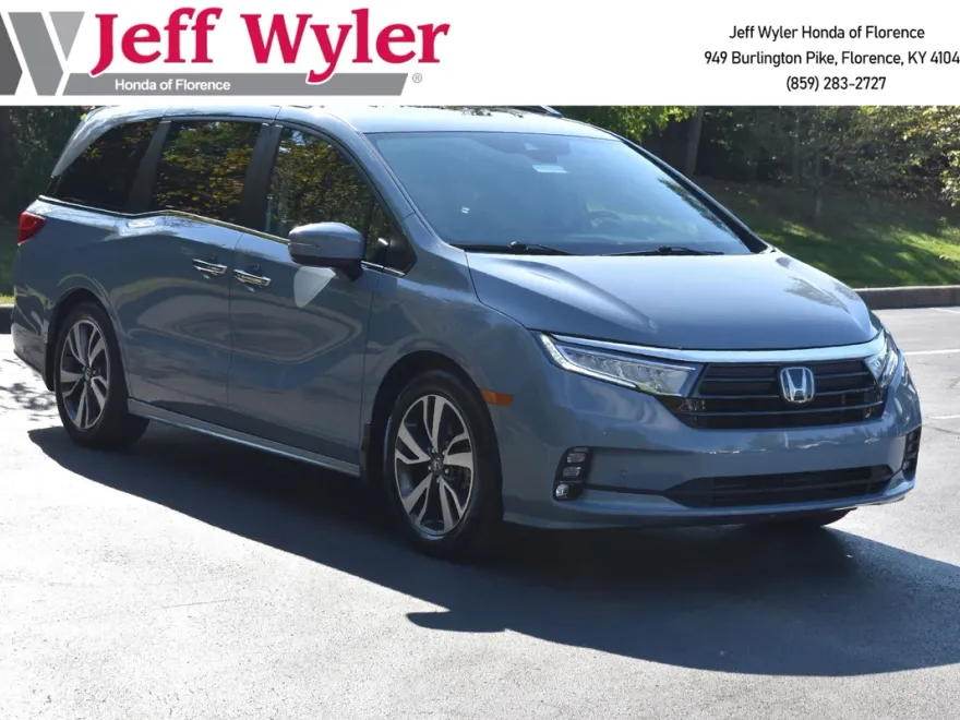 2023 Honda Odyssey Touring photo 1