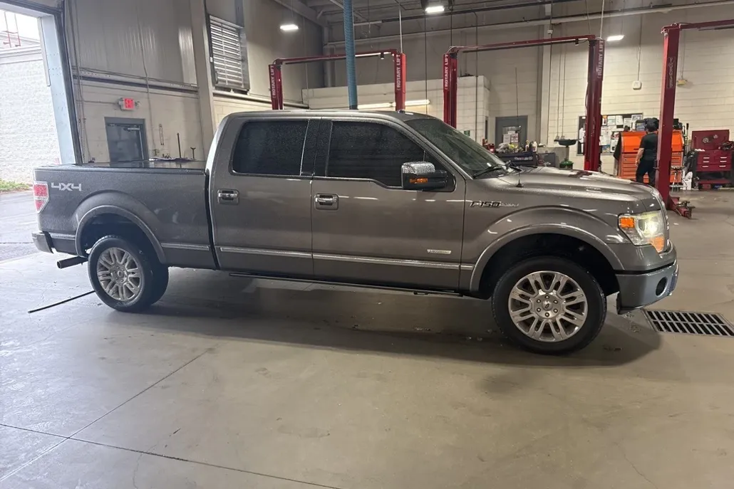 2014 Ford F-150 Platinum photo 1