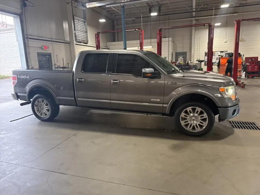 2014 Ford F-150 Platinum photo 1