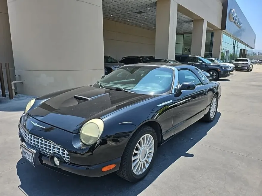 2005 Ford Thunderbird photo 1