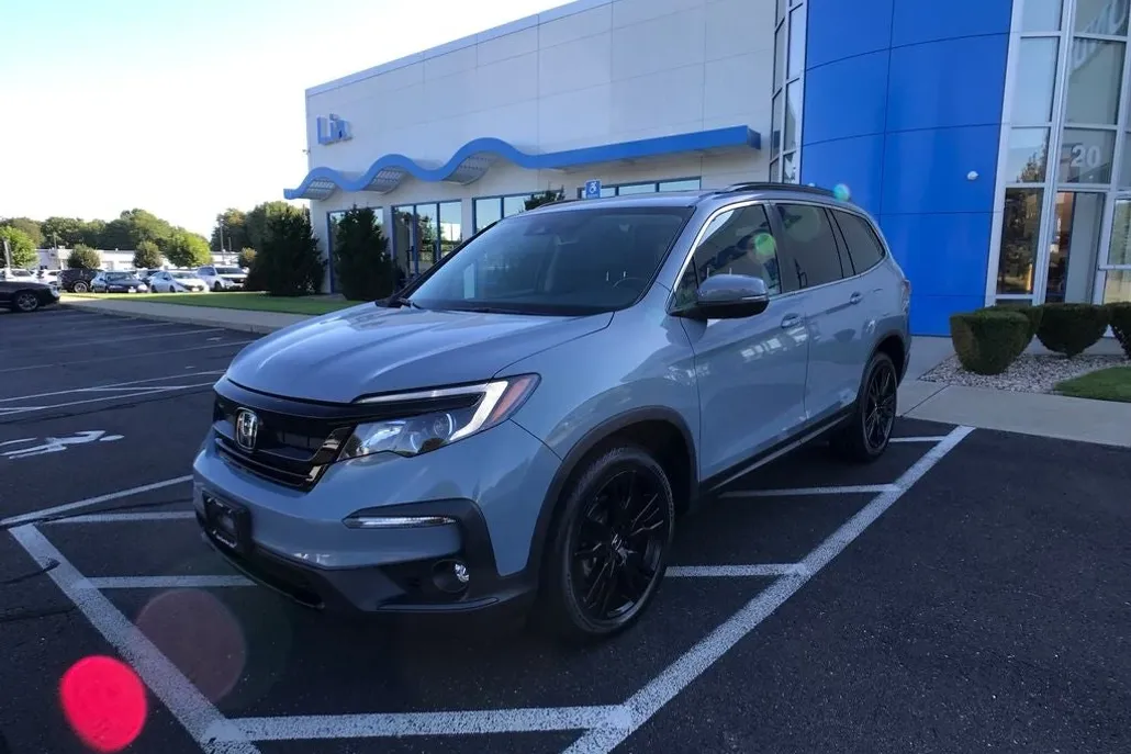 2022 Honda Pilot Special Edition photo 1