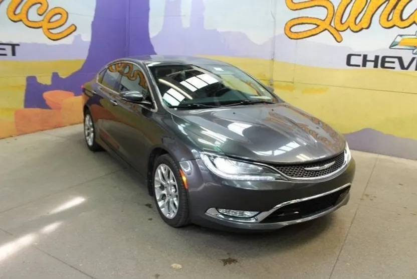 2015 Chrysler 200 C photo 1