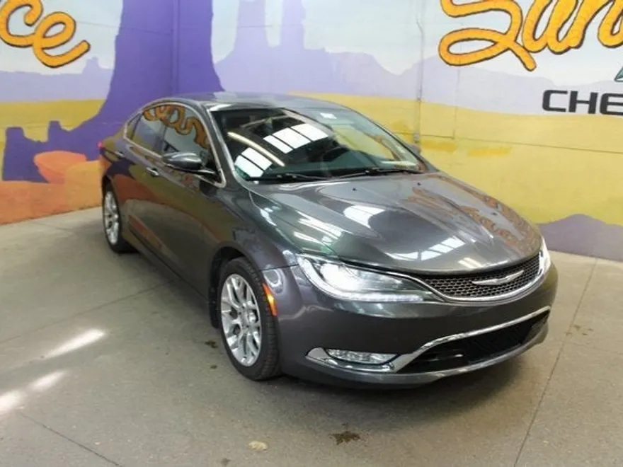 2015 Chrysler 200 C photo 1