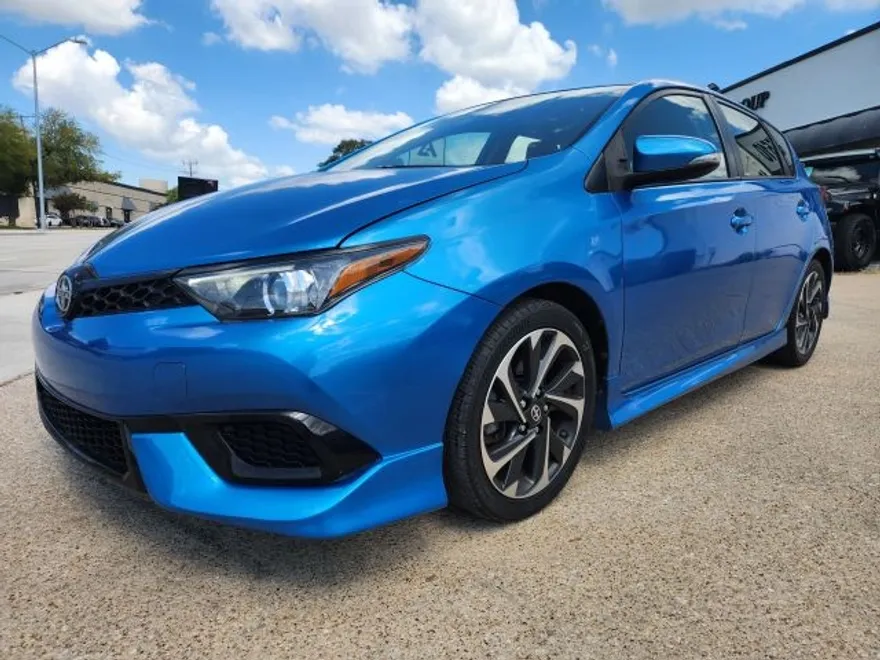 2016 Scion iM photo 1