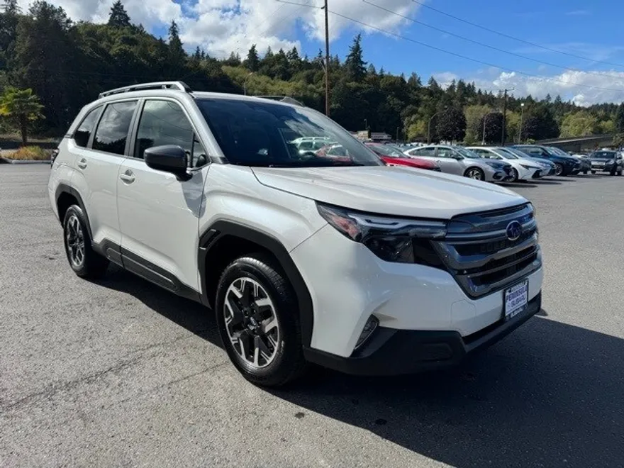 2025 Subaru Forester Premium photo 1