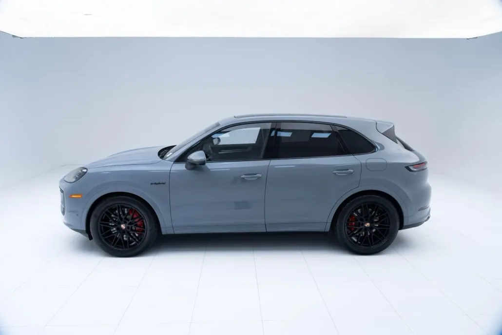 2025 Porsche Cayenne S E-Hybrid photo 1