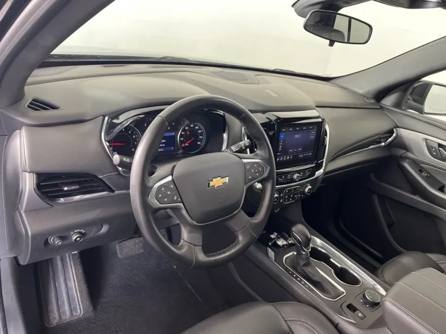2023 Chevrolet Traverse Leather photo 1