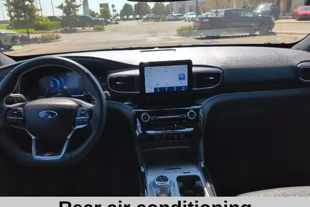2022 Ford Explorer ST photo 1
