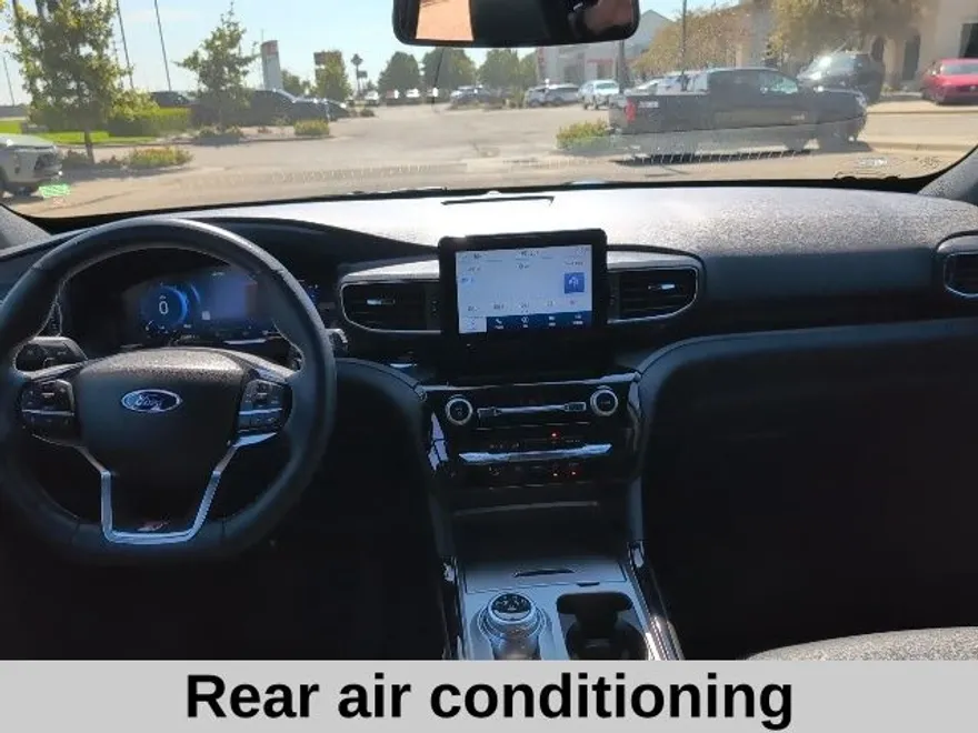 2022 Ford Explorer ST photo 1