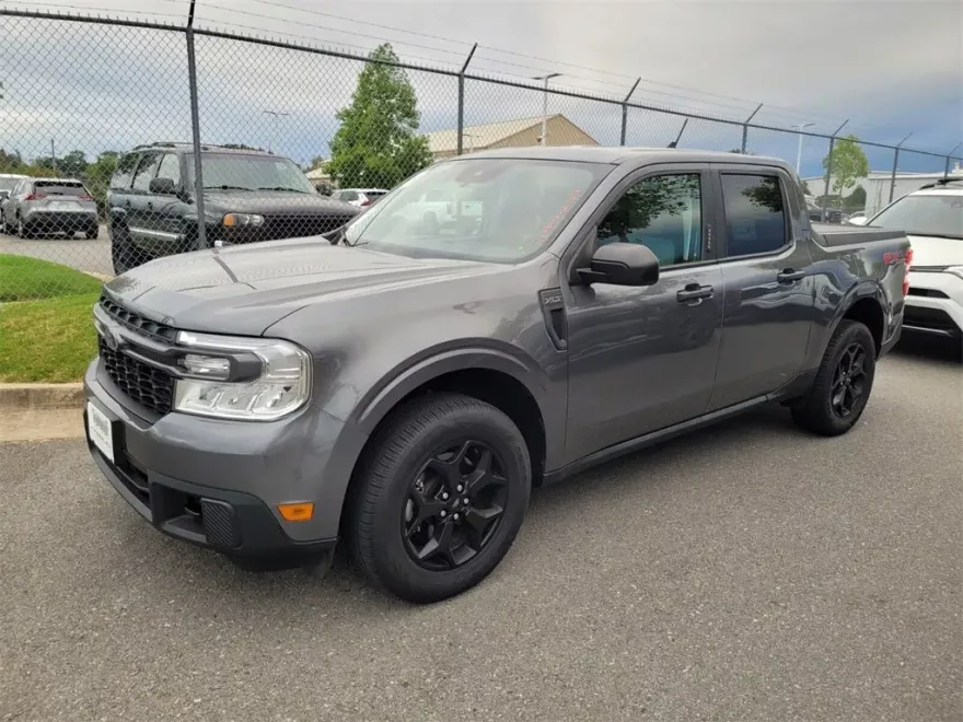 2022 Ford Maverick XLT photo 1