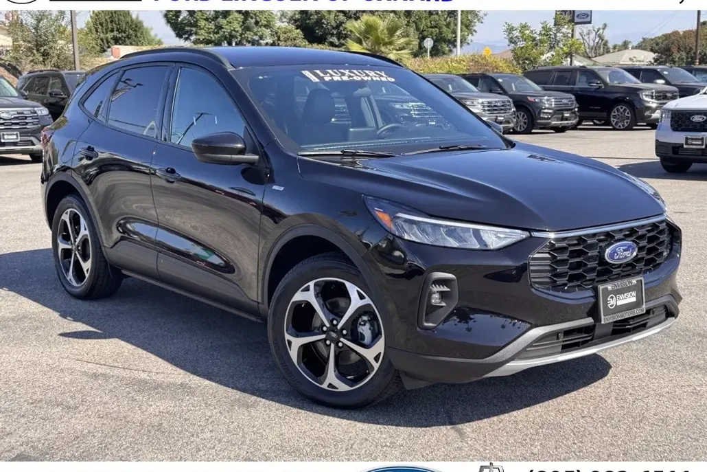 2025 Ford Escape ST-Line Select photo 1