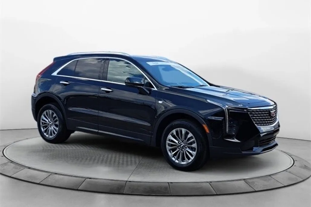 2025 Cadillac XT4 Premium Luxury photo 1
