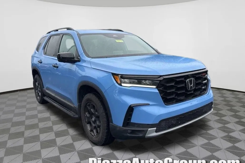 2023 Honda Pilot TrailSport photo 1