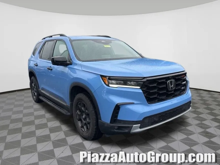 2023 Honda Pilot TrailSport photo 1