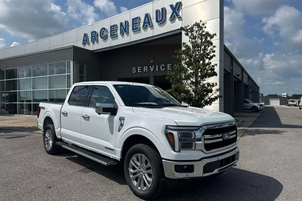 2025 Ford F-150 Lariat photo 1